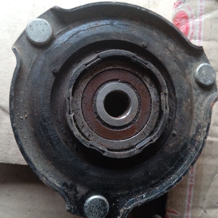 ЗАЗ 1103 Славута, підставки під стійки (пружини) амортизаторів