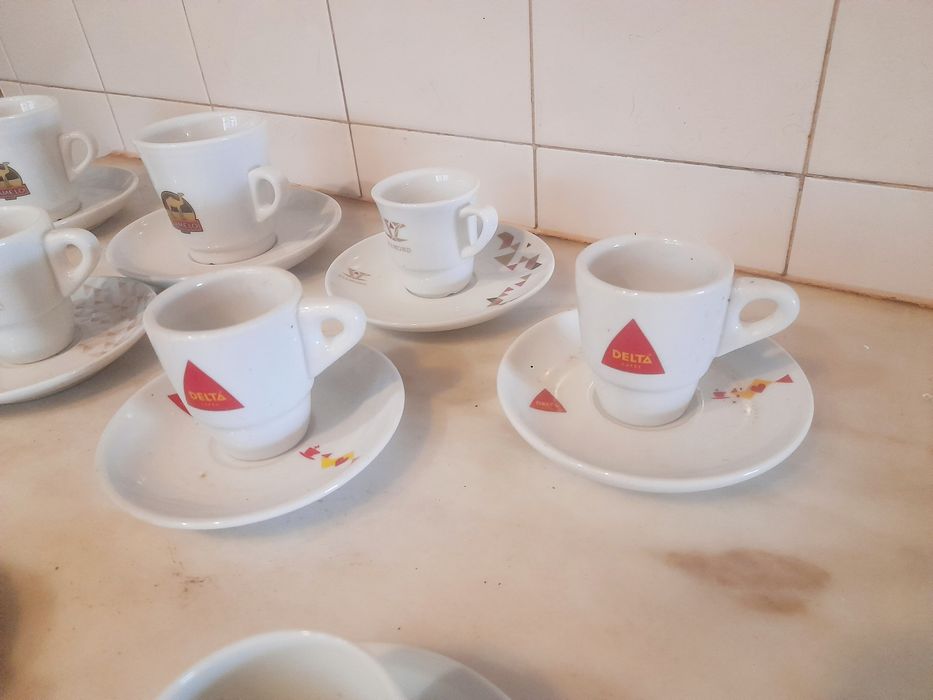Conjunto de 12 Chávenas Delta/Outras