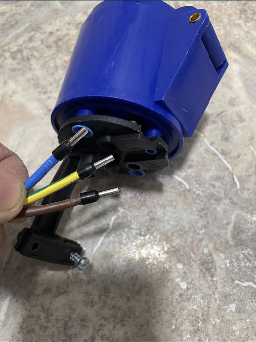 Адаптер, перехідник, конектор 32 ампера на 16 ампер