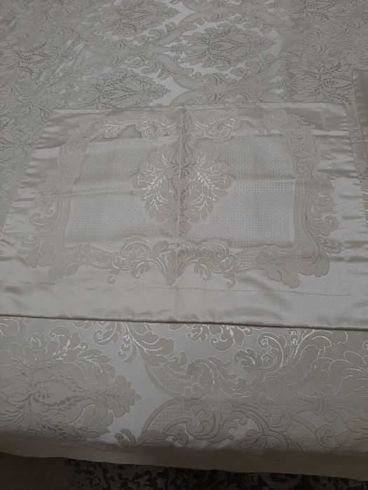 Роскошное покрывало Gardine's  на кровать с наволочками  Турция