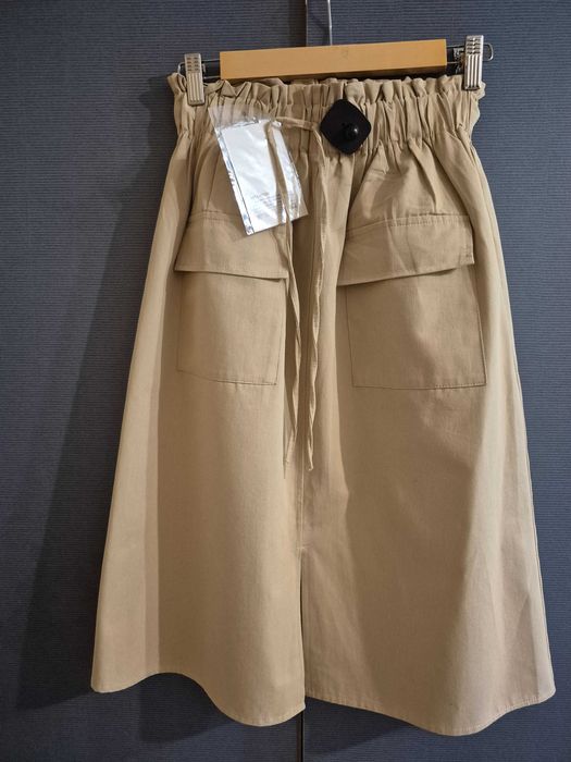 Спідниця у стилі  сафарі.