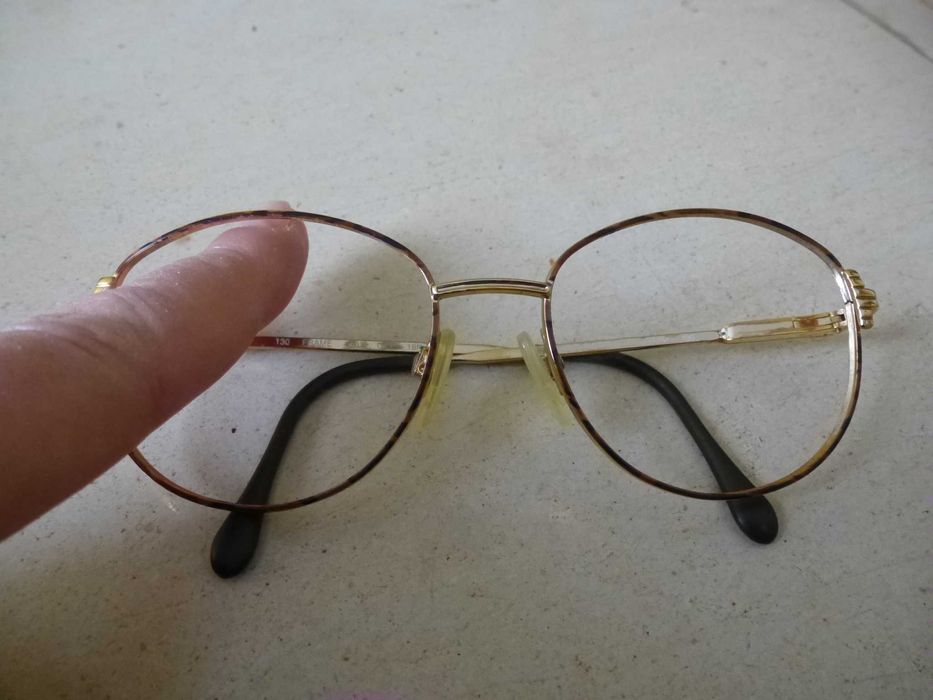 Vários óculos graduados, usados