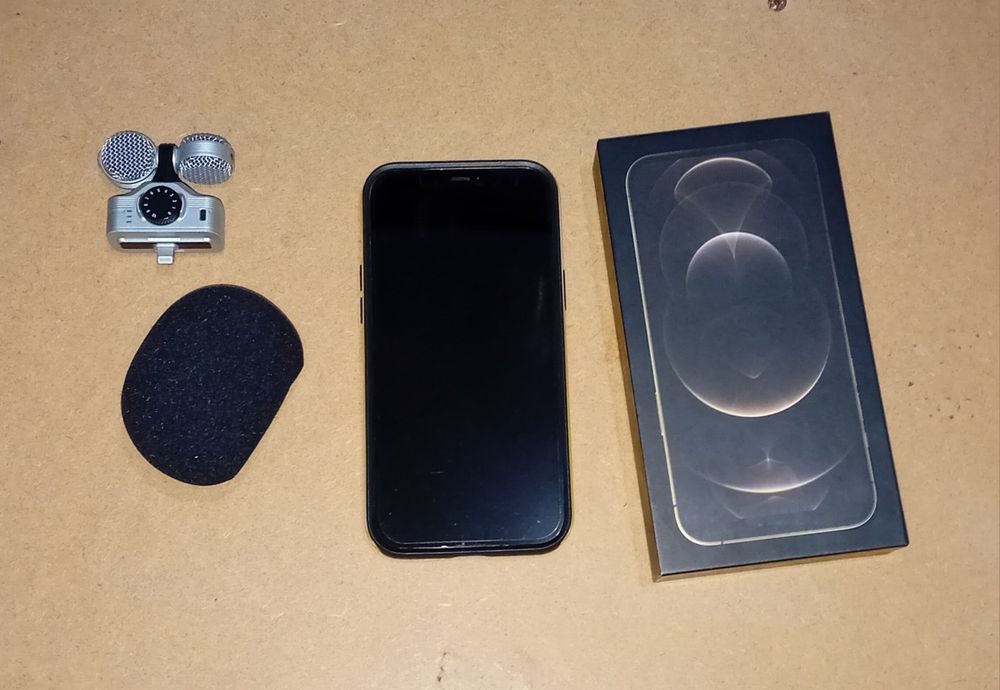 Iphone 12  pro max com microfone zoom iq7
