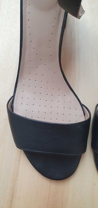 Босоніжки Clarks Deva Mae 39 р