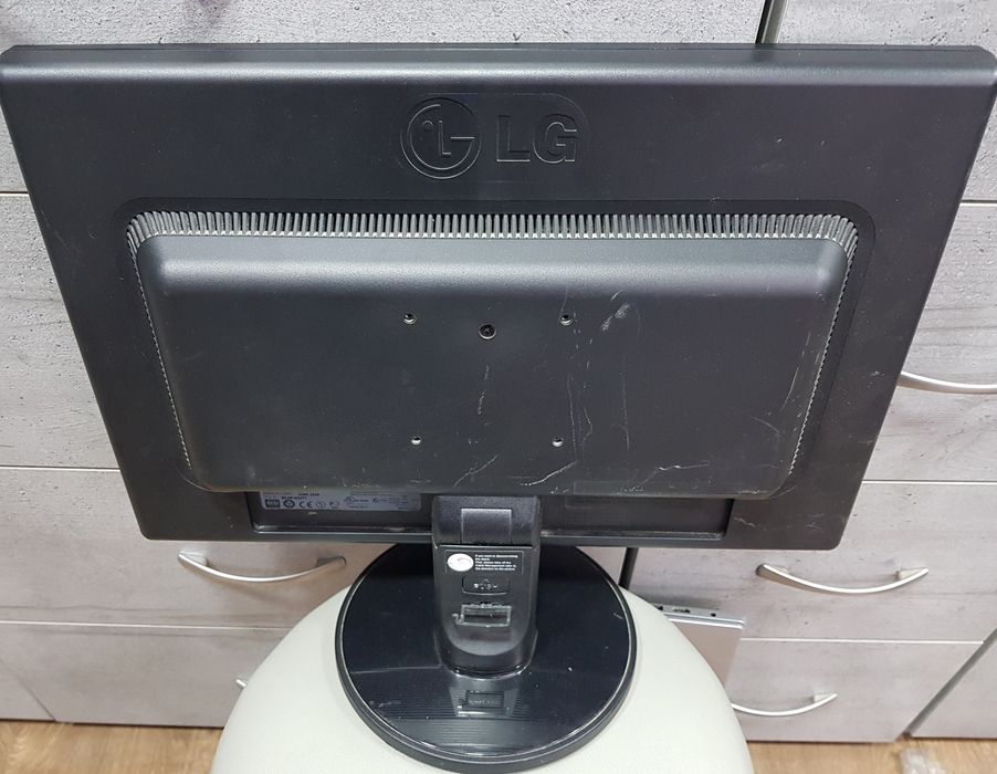 Монитор LG Flatron E1942S-BN