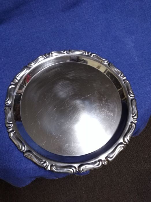 Travessas de inox.423438360994140161