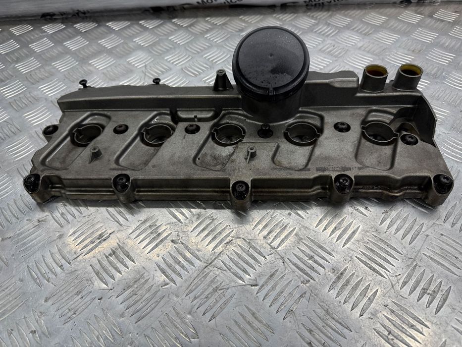 Клапанная крышка левая Audi R8 5.2 v10 07L103471L