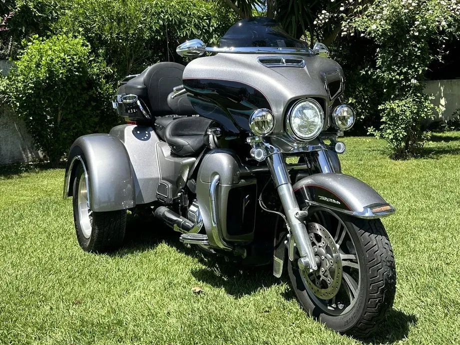 Harley-Davidson FLHT