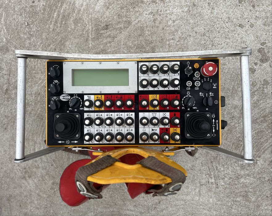 Pilot zdalnego sterowania HBC Samobieżnego Modułu Transportowego SPMT