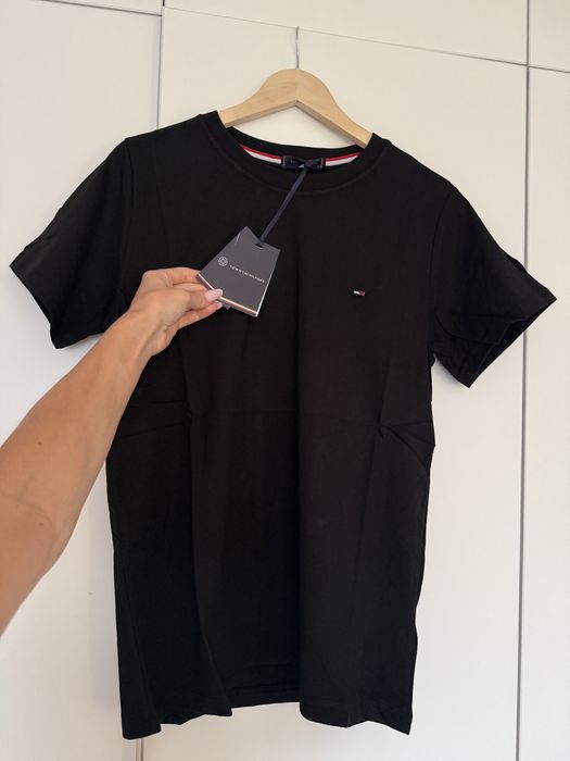 Tshirt czarny tommy hilfiger L