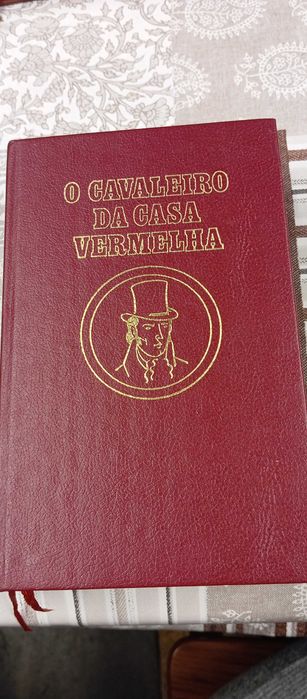 "O cavaleiro da casa vermelha"