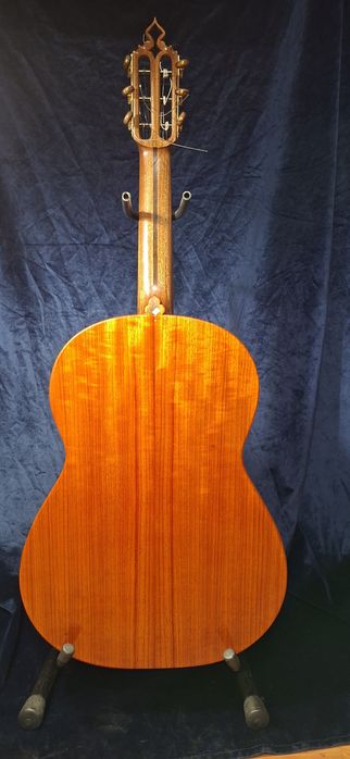 Gitara fretless bezprogowa