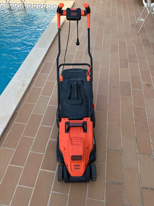 Corta Relva Black & Decker 1600W 38cm