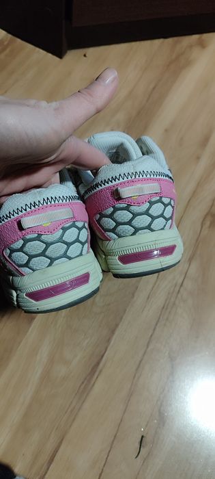 Кросівки для дівчинка асікс 39