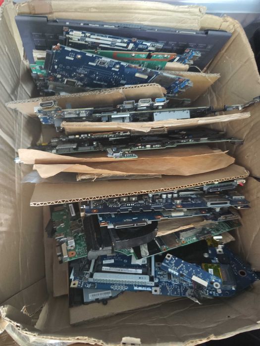 Lote 20 Motherboards + 16 Portáteis para Peças – HP ASUS Lenovo