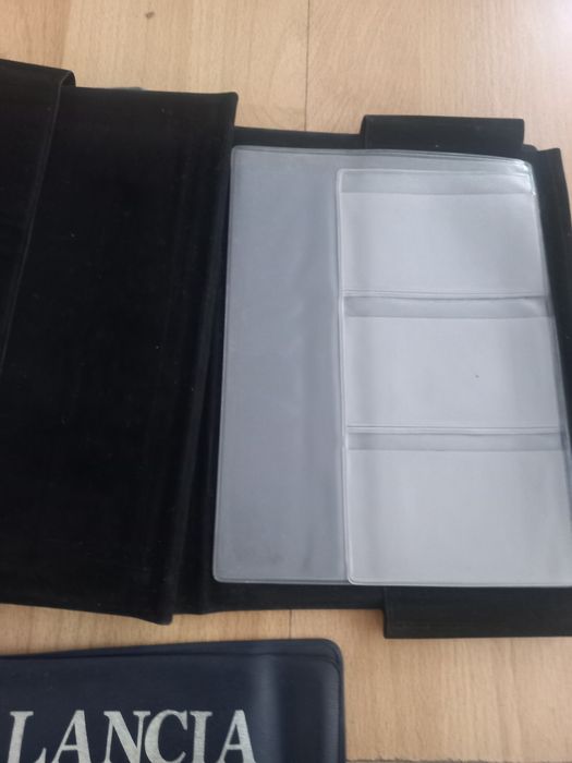 Carteiras de automóveis de várias marcas