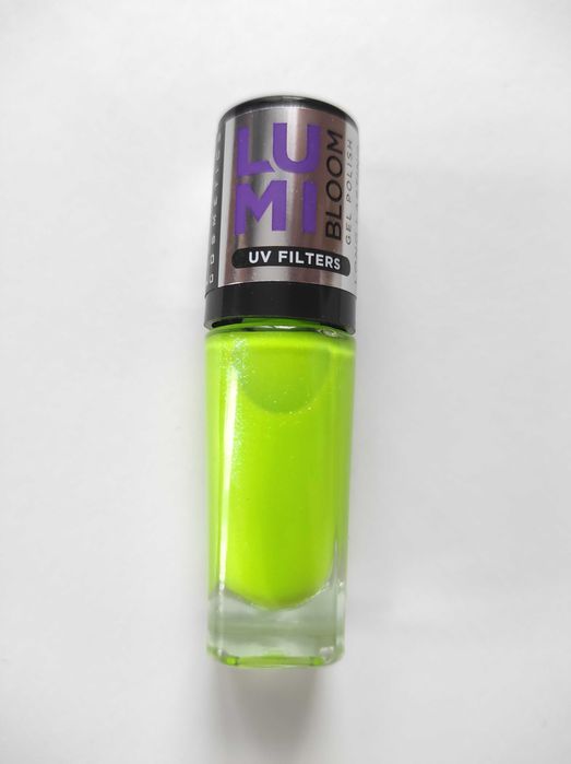 Żelowy lakier do paznokci Eveline Lumi Bloom - 06 Green Glow