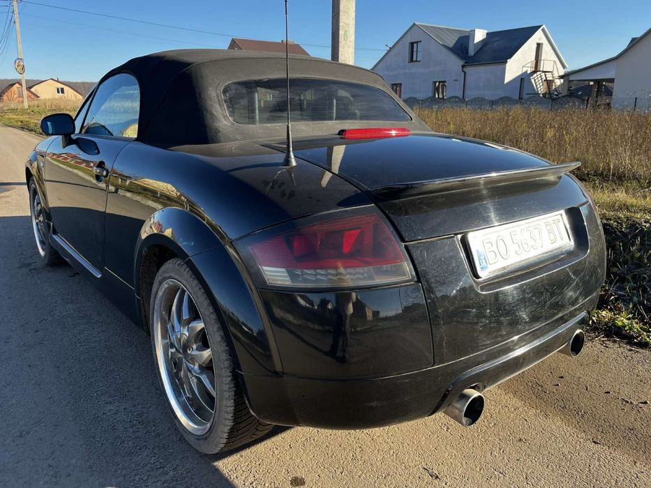 Audi tt автомобіль