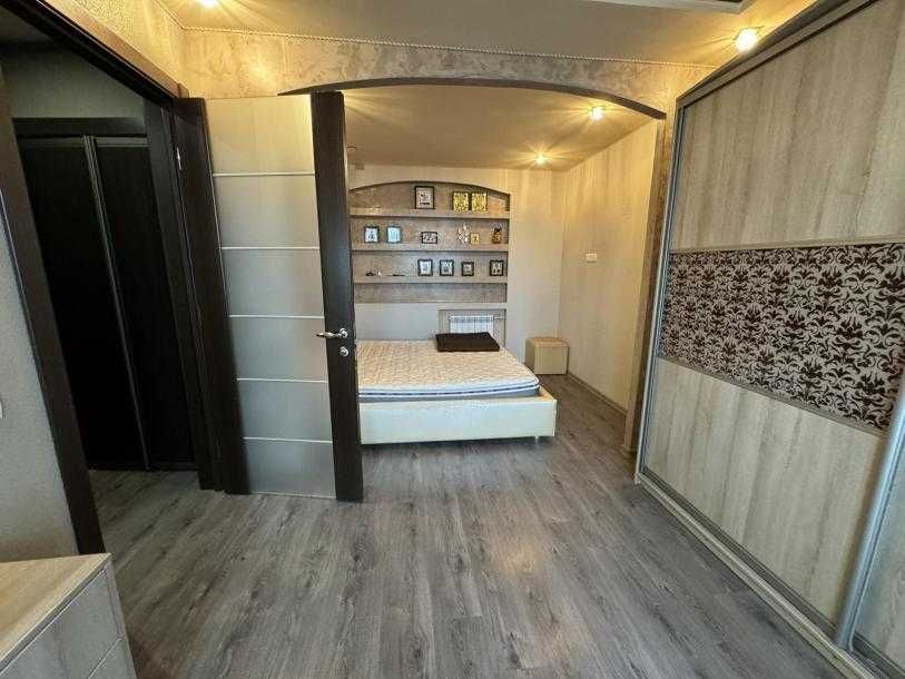 53000$ Квартира 4 кімнати, з ремонтом. Метро Індустріальна.