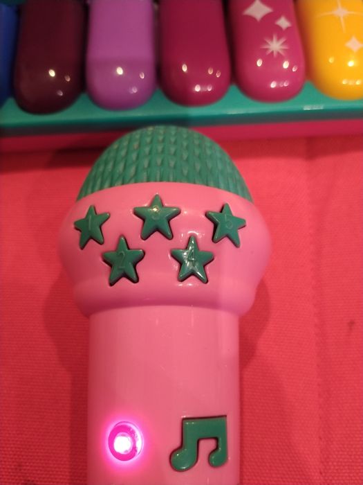 Teclado e microfone com música, brinquedos criança