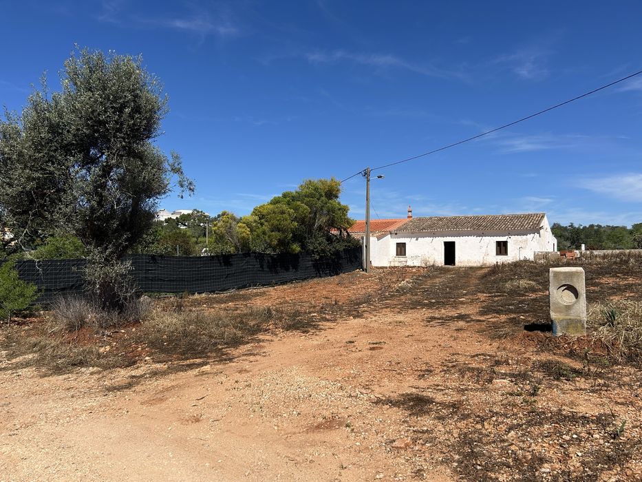 Terreno com Ruina em Albufeira