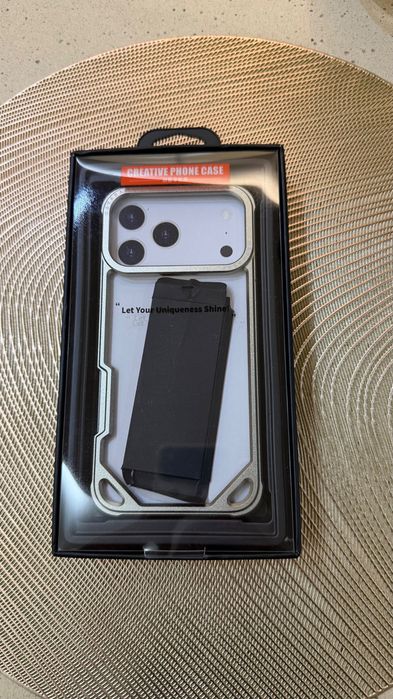 Capa protetora metalica para iPhone 17 Pro Max, nova, sem uso.