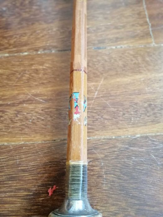 Cana de pesca em bambu antiga