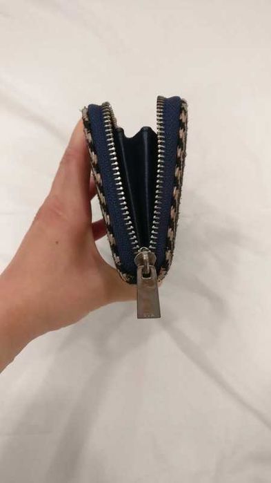 Carteira com fecho de correr, Stradivarius