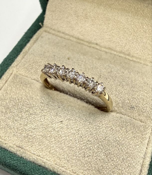 Złoty pierścionek z diamentami 0,42ct VS1-Si1/K