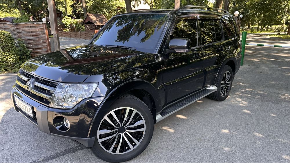 Mitsubishi Pajero 4
