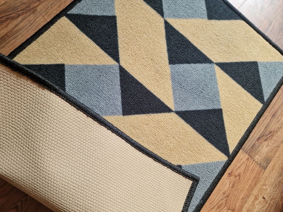 Chodnik antypoślizgowy geometryczny print