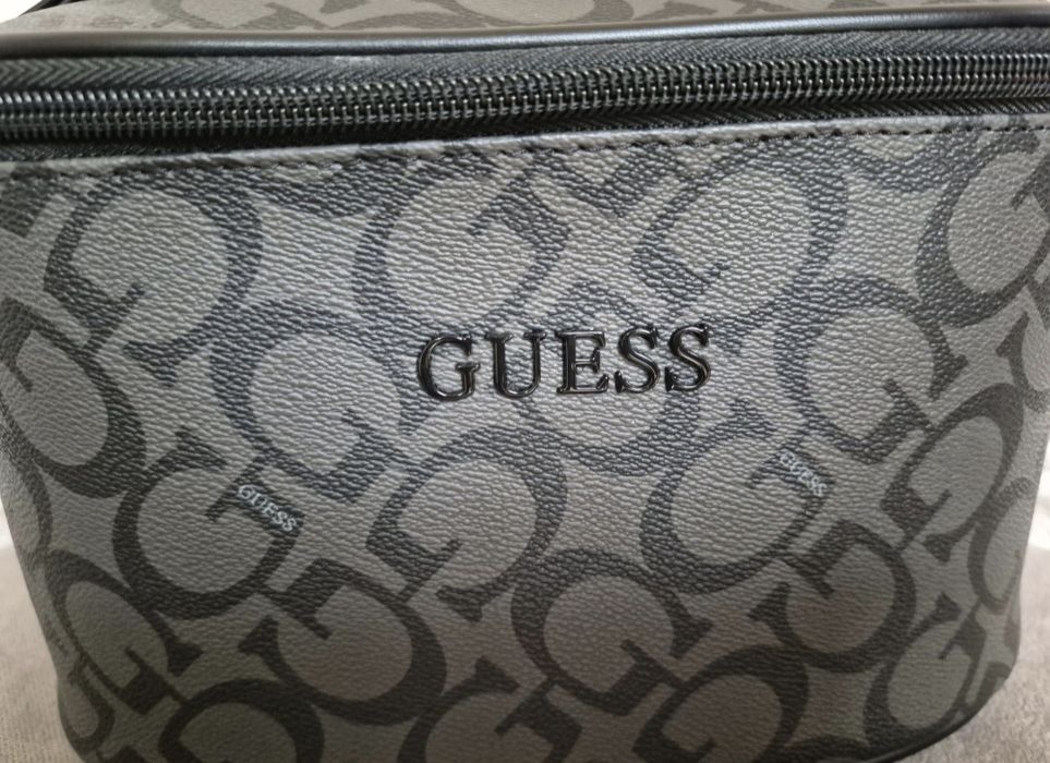 Kosmetyczka Damska Kuferek Guess