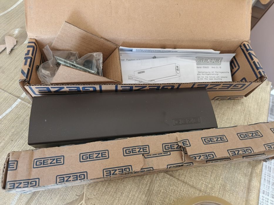 Доводчик Гезе 2000 (темно-коричневий)