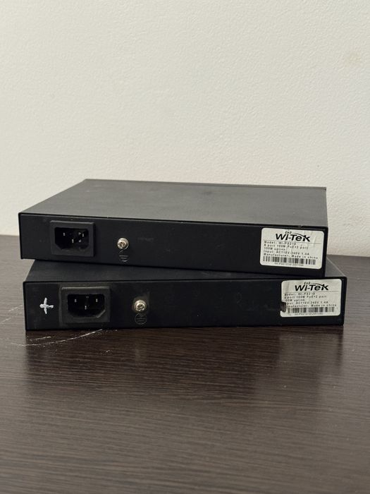 Два PoE комутатори 8-портові