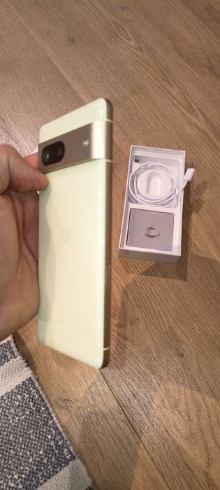 Telefon Google Pixel 7 od emerytki w stanie bardzo dobrym