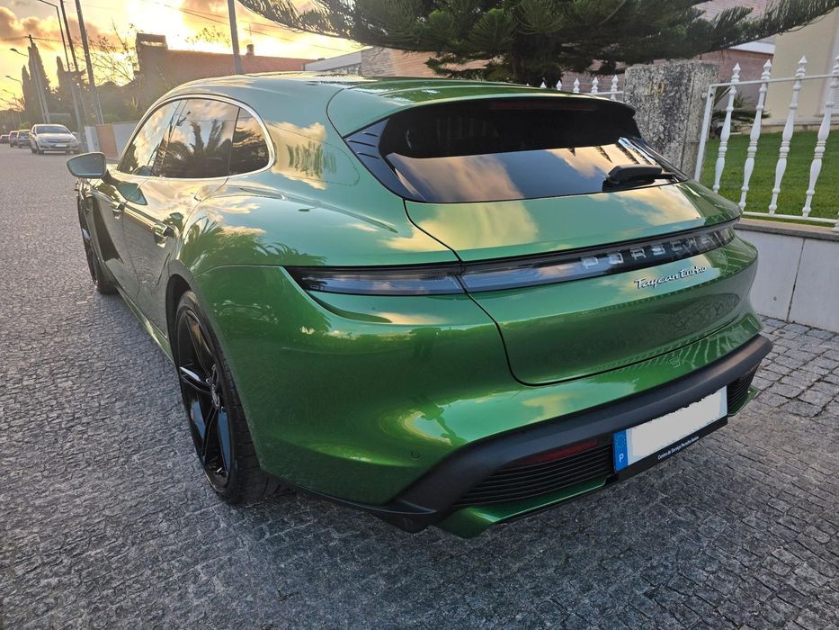 Porsche Taycan Sport Turismo Turbo