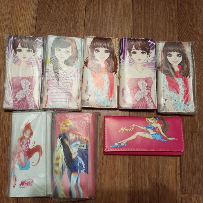 Гаманці яскраві із зображенням