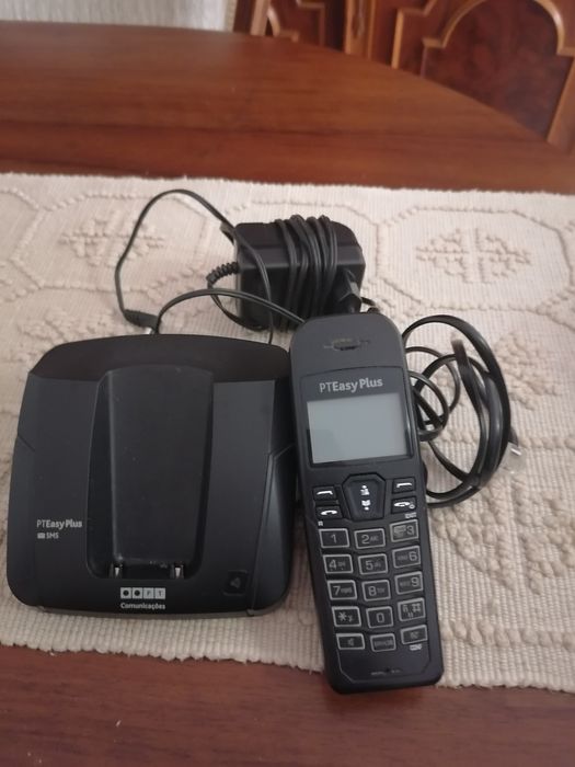 Telefone fixo em bom estado