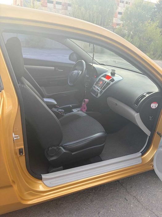 Продам Kia Ceed 2008