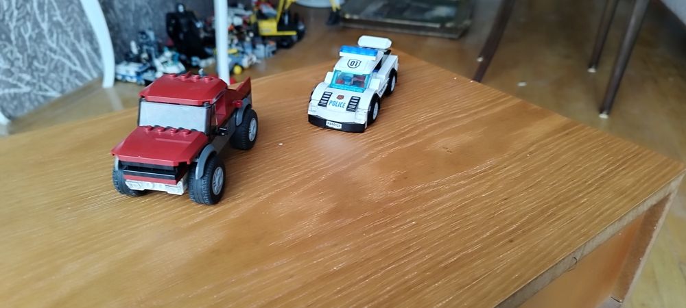 Sprzedam LEGO City 60128 Policyjny pościg