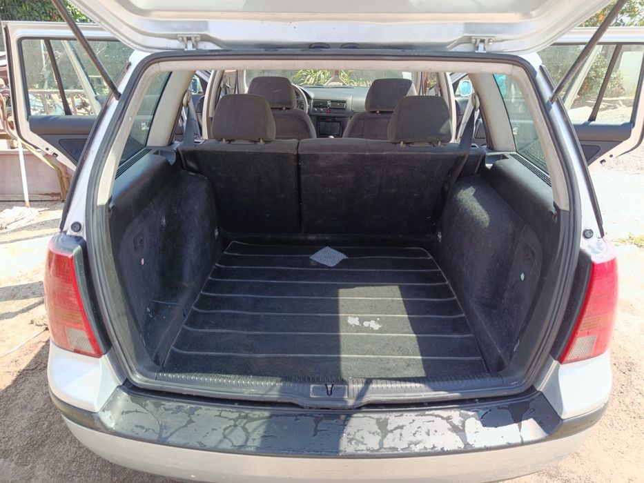 VW golf variant  avariado