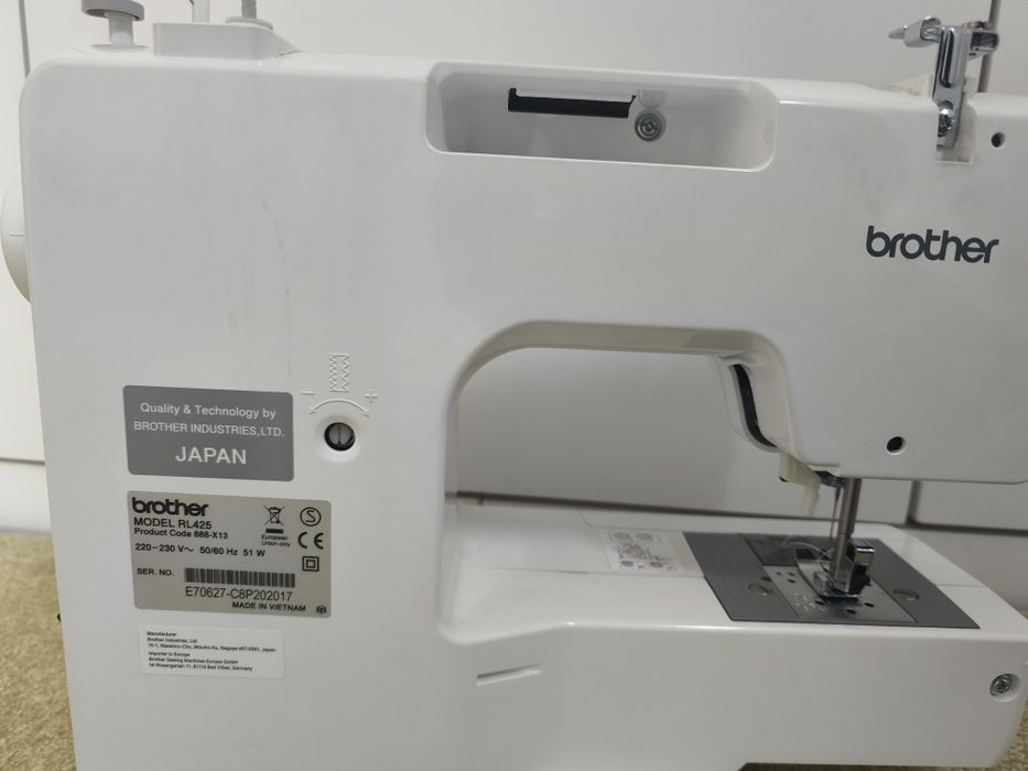 Máquina de costura Brother RL 425 braço livre