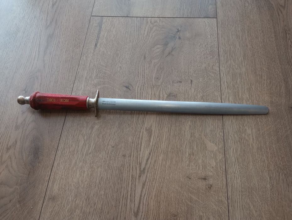 Dickoron  stalka owalna