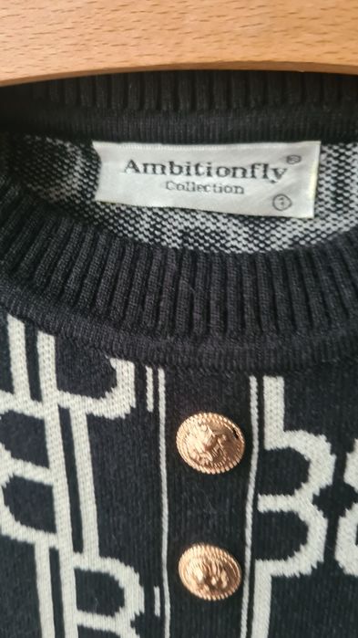 Czarna sukienka wzorki