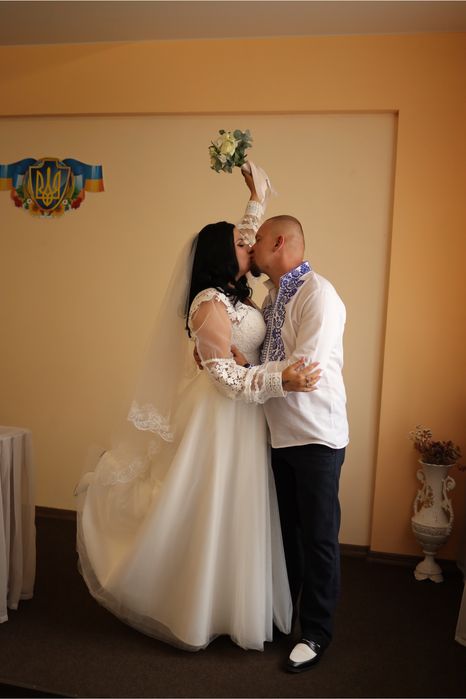 Продам весільне платя