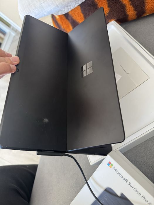 Surface Pro X SQ1 8 GB RAM 128 GB
