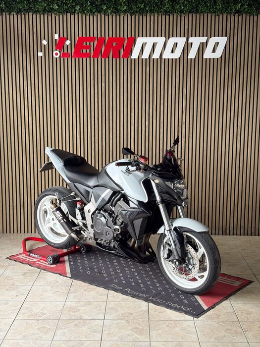 Honda CB1000R Leo Vince