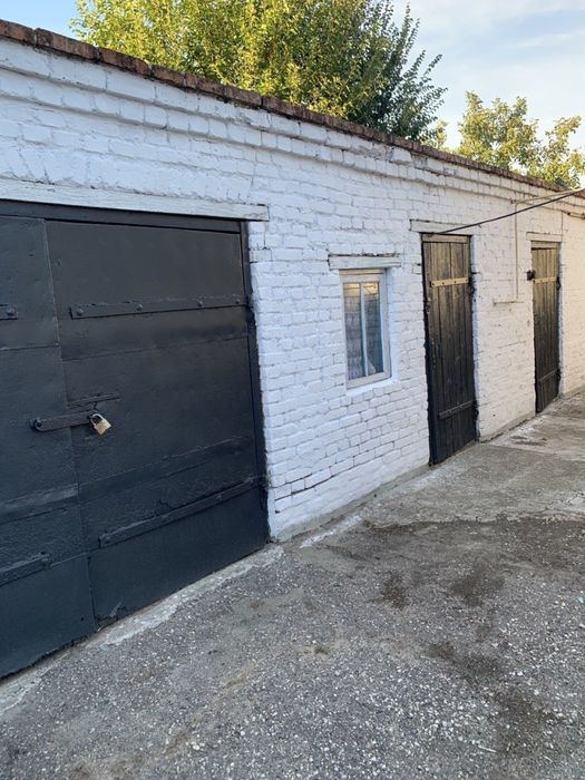 Продам будинок з ділянкою