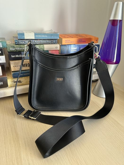 Czarna torebka DKNY