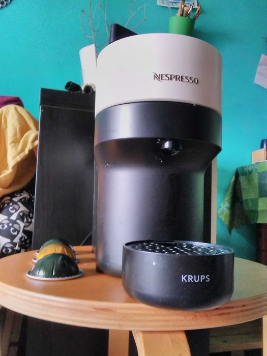 Máquina Nespresso com oferta de cápsulas